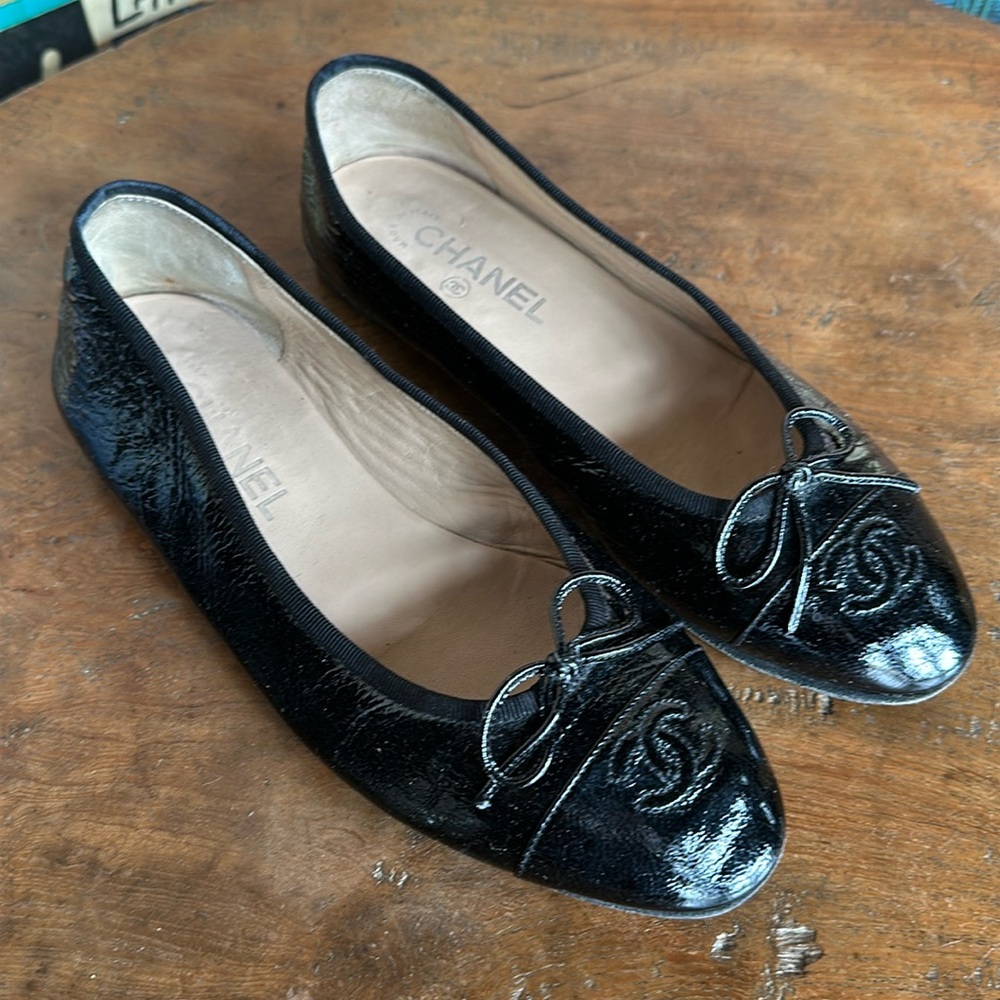 Authentic Patent Leather Black Chanel Ballet Flats Size 38